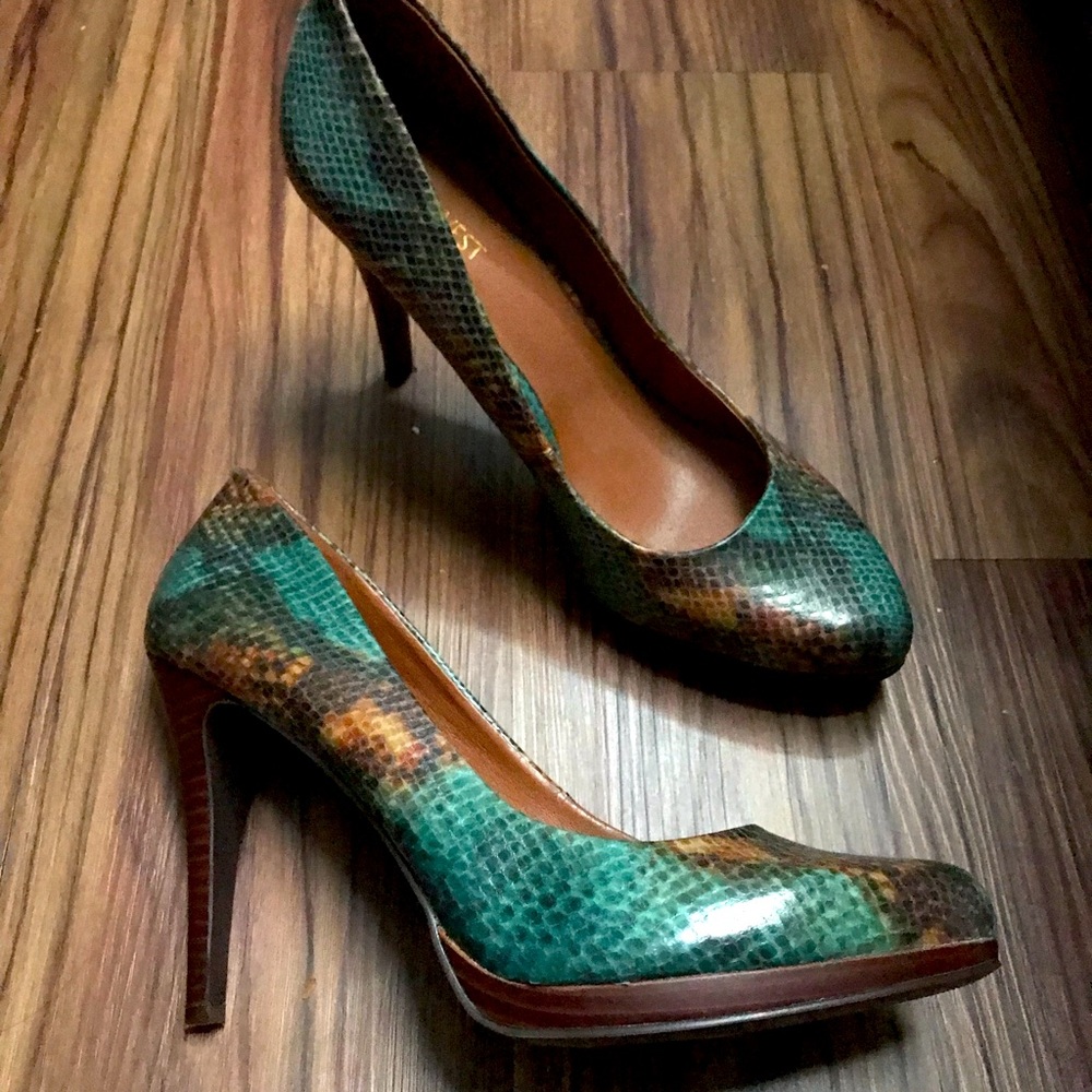 BRAND NEW! Nine West Heels